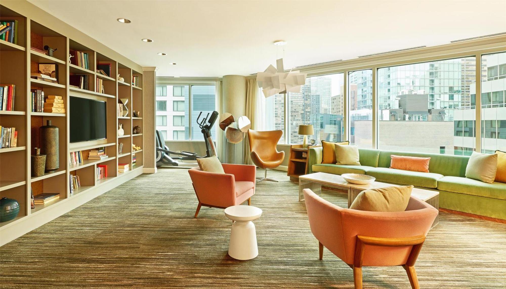 Hyatt Centric Magnificent Mile Hotel 4*