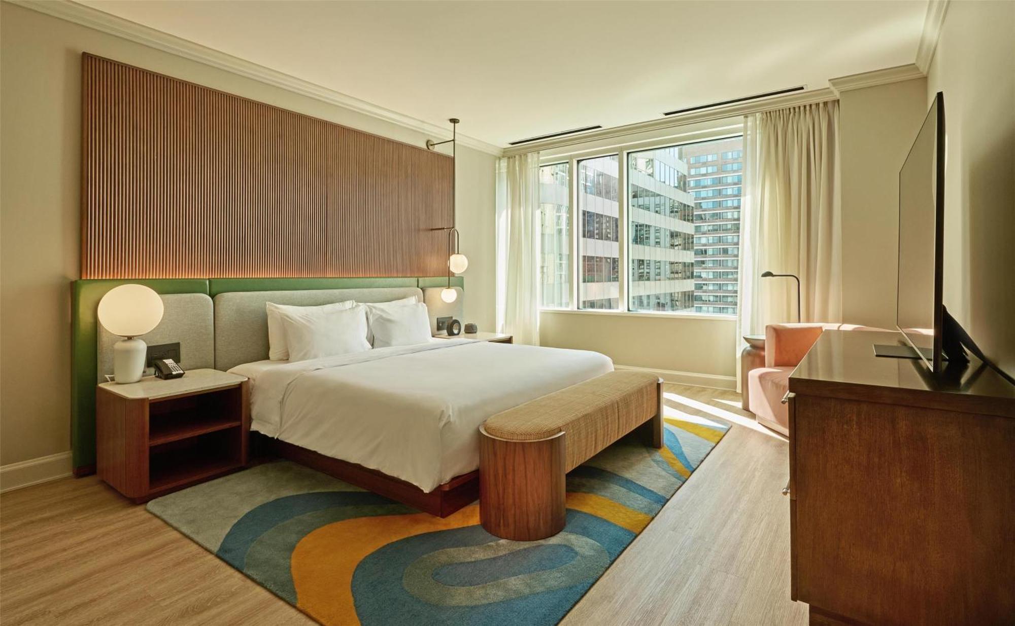 Hyatt Centric Magnificent Mile Hotel 4*